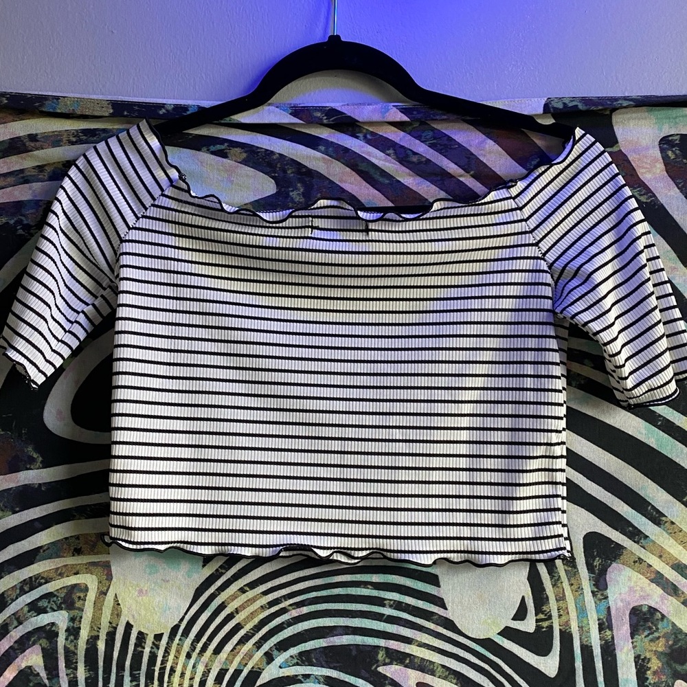 Striped/Off-Shoulder Crop Top - Picture 2 of 3